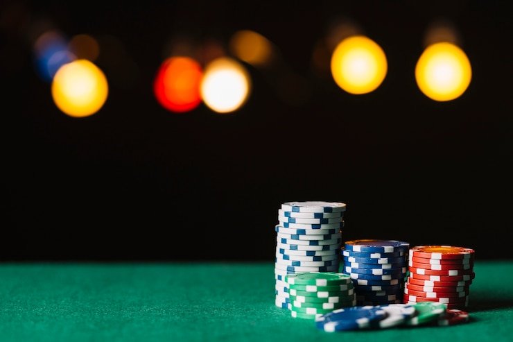 Live Sic Bo dealer table with three dice and betting layout displayed on moveon88 mobile app
